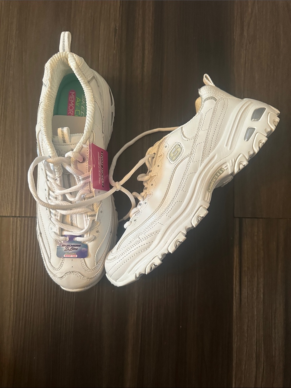 Skechers Women's D'Lites Fresh Start sneakers in white